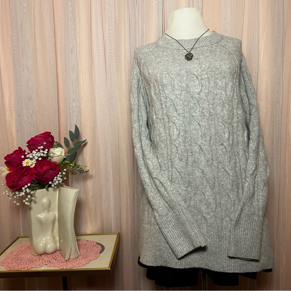 Aerie Light Gray Cable Knit Sweater